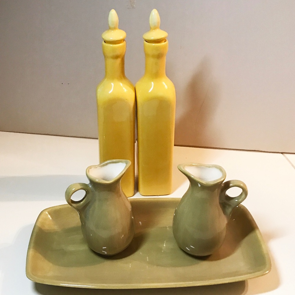 NWOT Oil & Vinegar Set